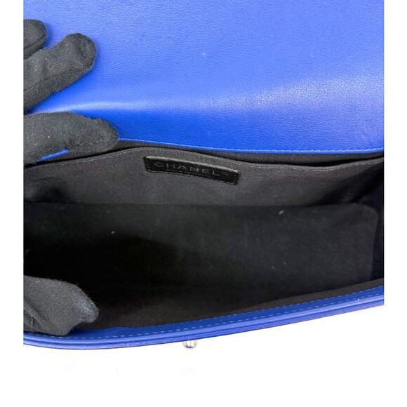 CHANEL Medium Blue Patent Boy Bag C-A23452 - Picture 7 of 10